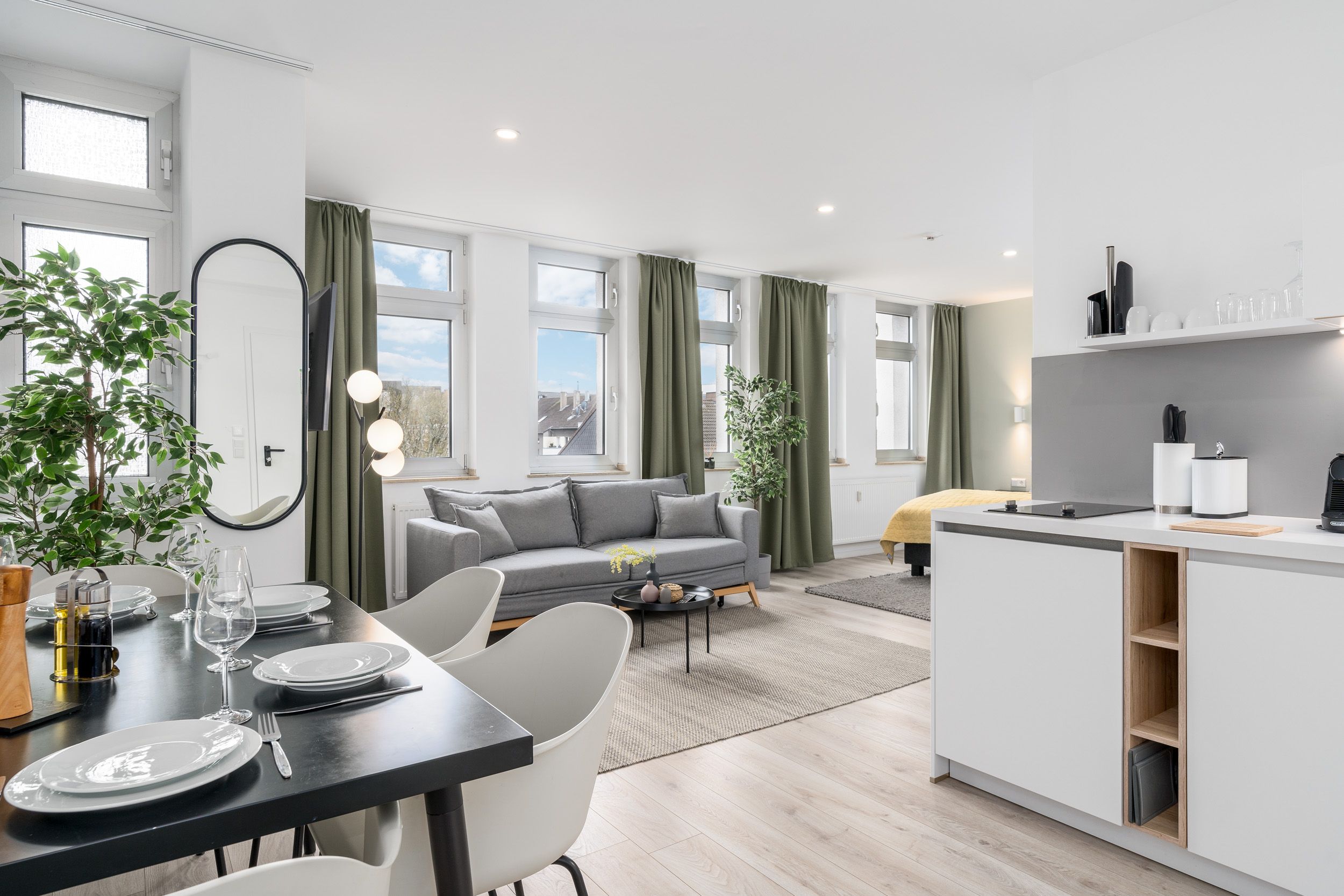 BRIGHT: Design Suite "L" City Center | Kitchen - 4