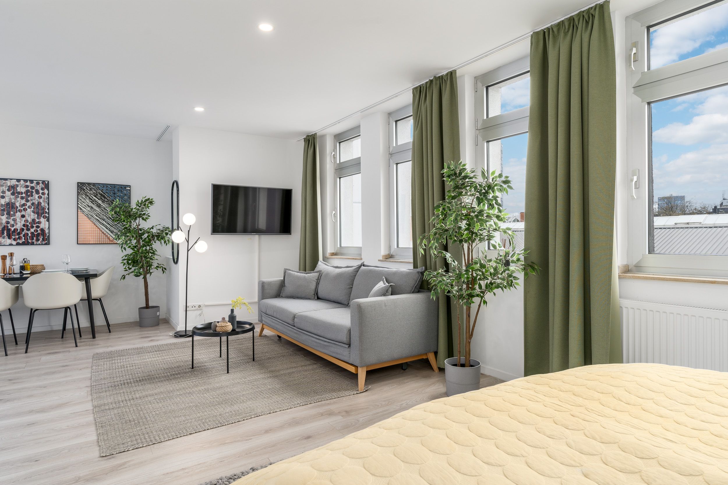 BRIGHT: Design Suite "L" City Center | Kitchen - 3
