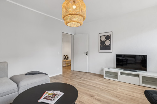 “Bright 4-room design apartment, 100m² between Düsseldorf & Cologne