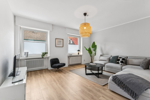 “Bright 4-room design apartment, 100m² between Düsseldorf & Cologne