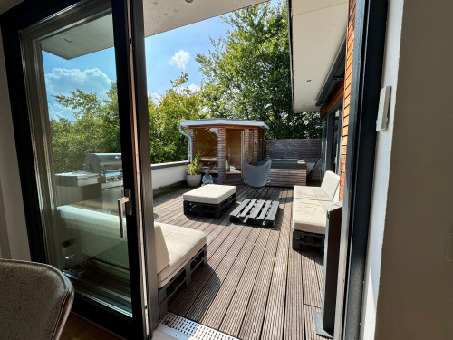 Luxury Penthouse with huge Rooftop Terrace, Sauna & Jacuzzi in Hamburg-Eimsbüttel