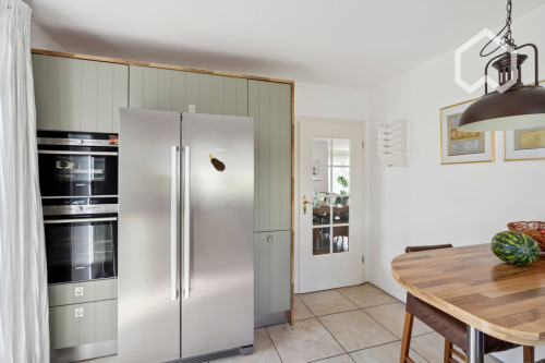 Einfamilienhaus im Landhausstil mit schönen Garten; single family house with beautiful garden