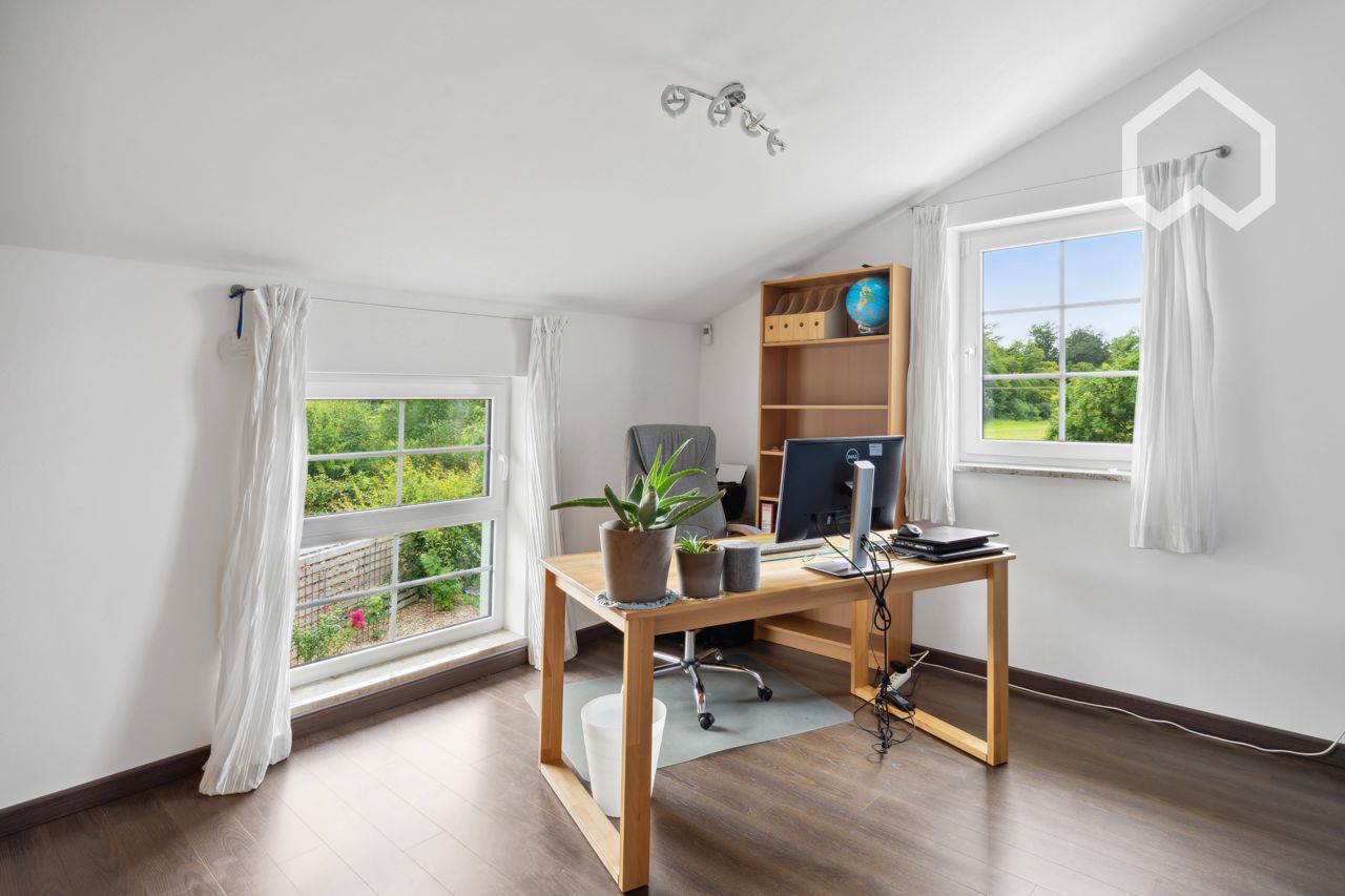  Einfamilienhaus Im Landhausstil Mit Schönen Garten; Single Family House With Beautiful Garden  -  Einfamilienhaus im Landhausstil mit schönen Garten; single family house with beautiful garden  - Gallery -  11