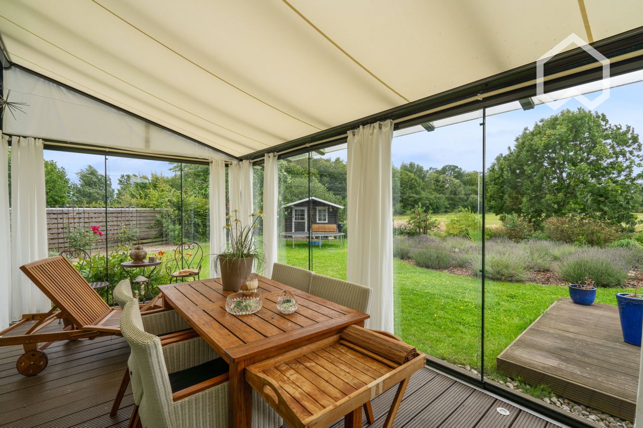  Einfamilienhaus Im Landhausstil Mit Schönen Garten; Single Family House With Beautiful Garden  -  Einfamilienhaus im Landhausstil mit schönen Garten; single family house with beautiful garden  - Gallery -  12