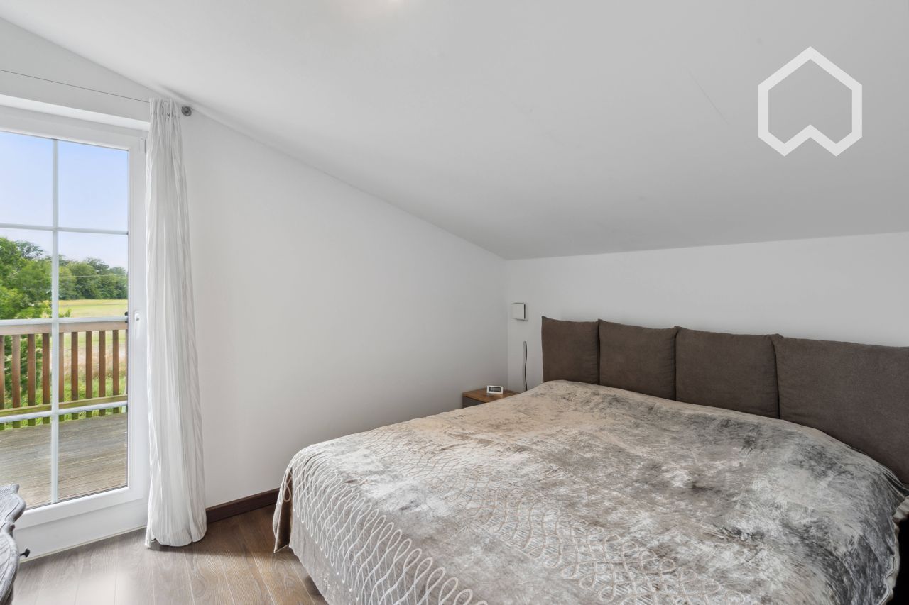  Einfamilienhaus Im Landhausstil Mit Schönen Garten; Single Family House With Beautiful Garden  -  Einfamilienhaus im Landhausstil mit schönen Garten; single family house with beautiful garden  - Gallery -  8