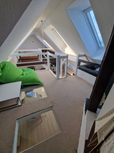 Modern, loft-alike and centrally located 1,5 rooms top-floor flat in Altona  - Gallery -  5