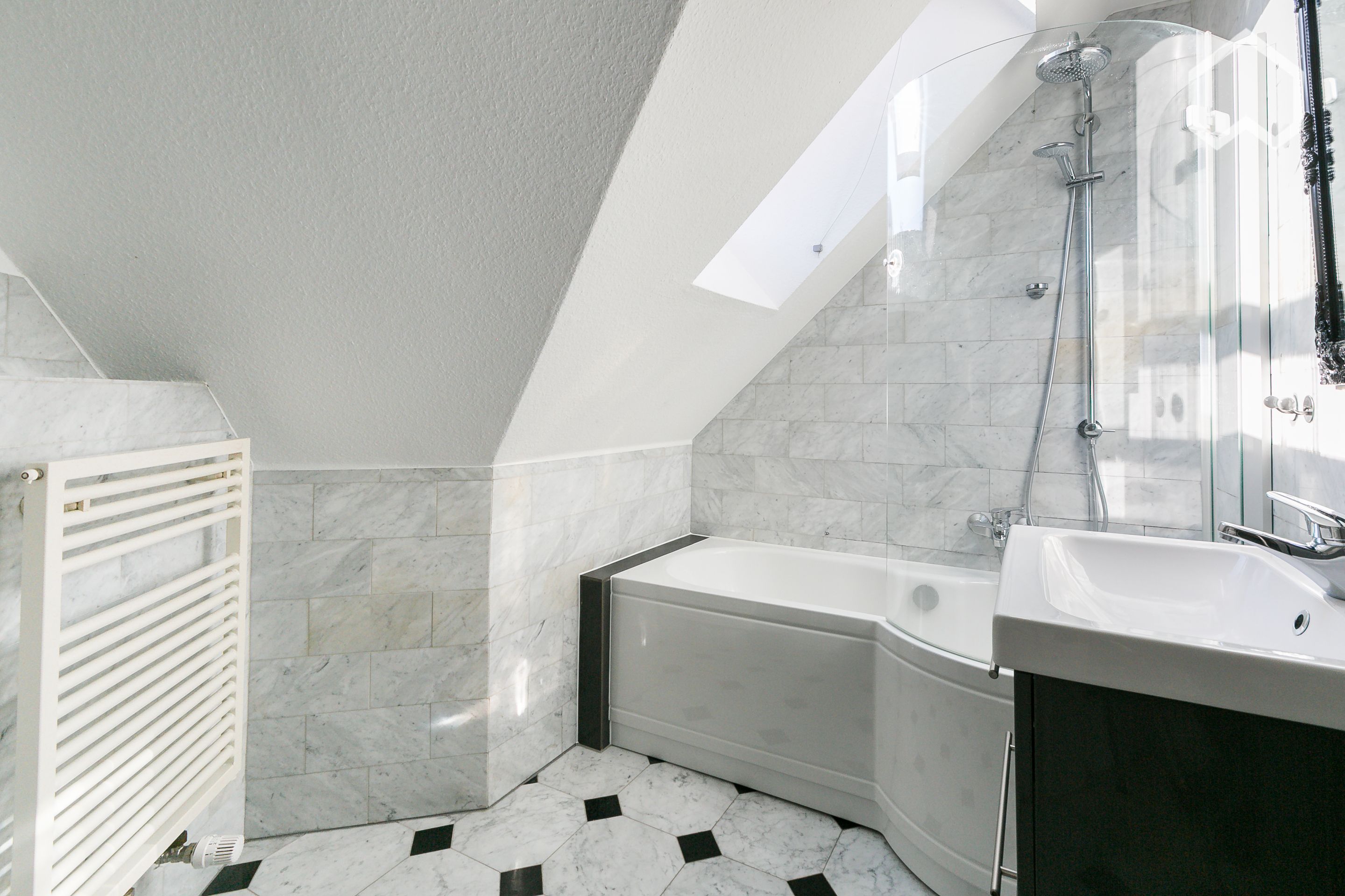 Modern, Loft-Alike And Centrally Located 1,5 Rooms Top-Floor Flat In Altona  -  Modern, loft-alike and centrally located 1,5 rooms top-floor flat in Altona  - Gallery -  2