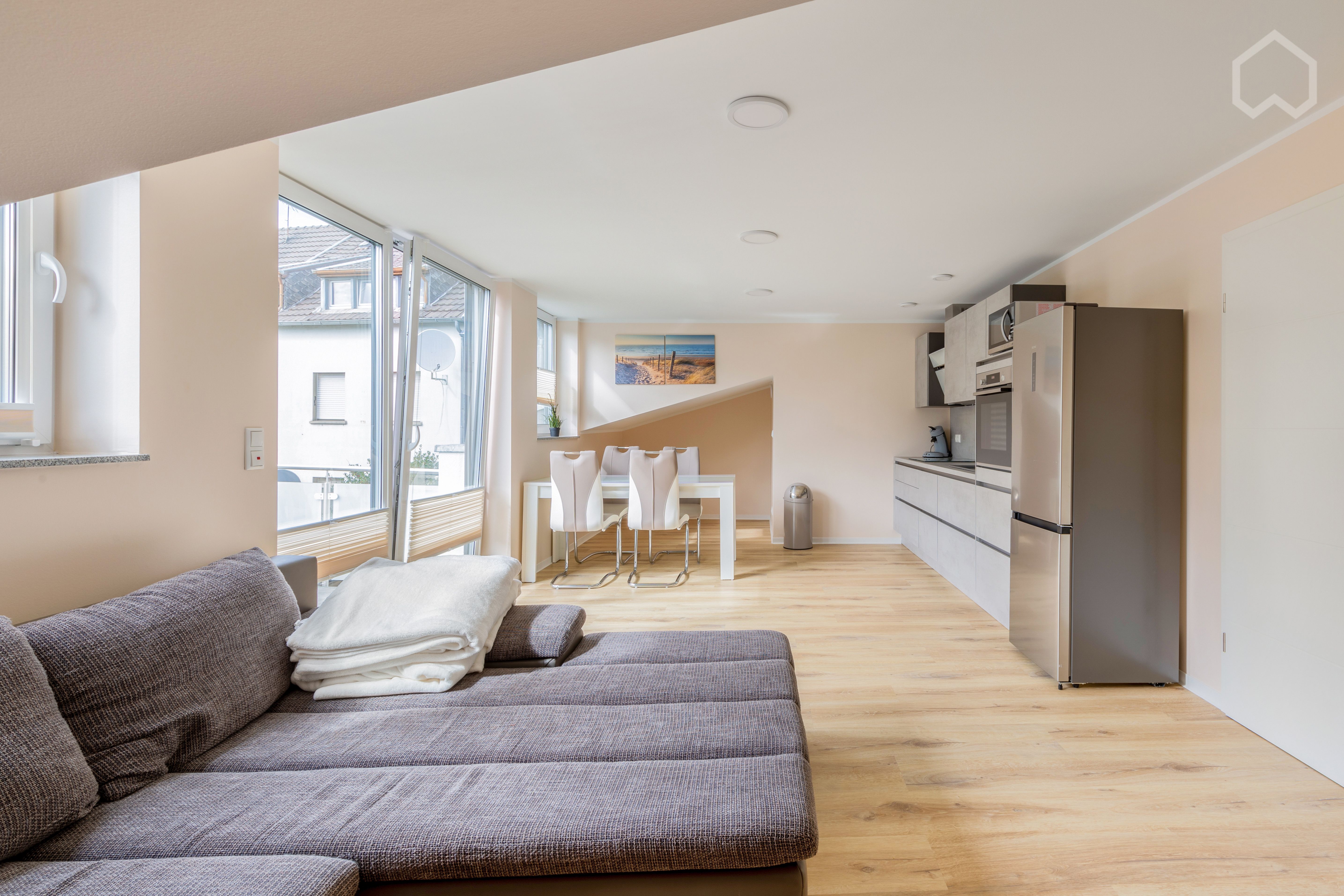  Bright, Modern Apartment With High Quality Kitchen And Balcony In Aachen  -  Bright, modern apartment with high quality kitchen and balcony in Aachen  - Gallery -  3