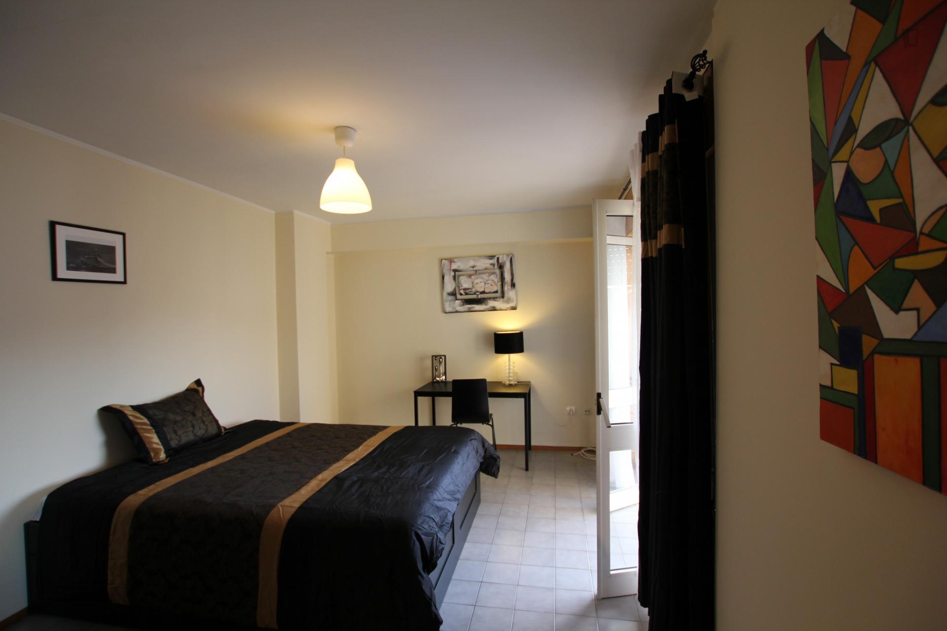 Extra Large Bedroom In Porto With Private Terrace. - 1