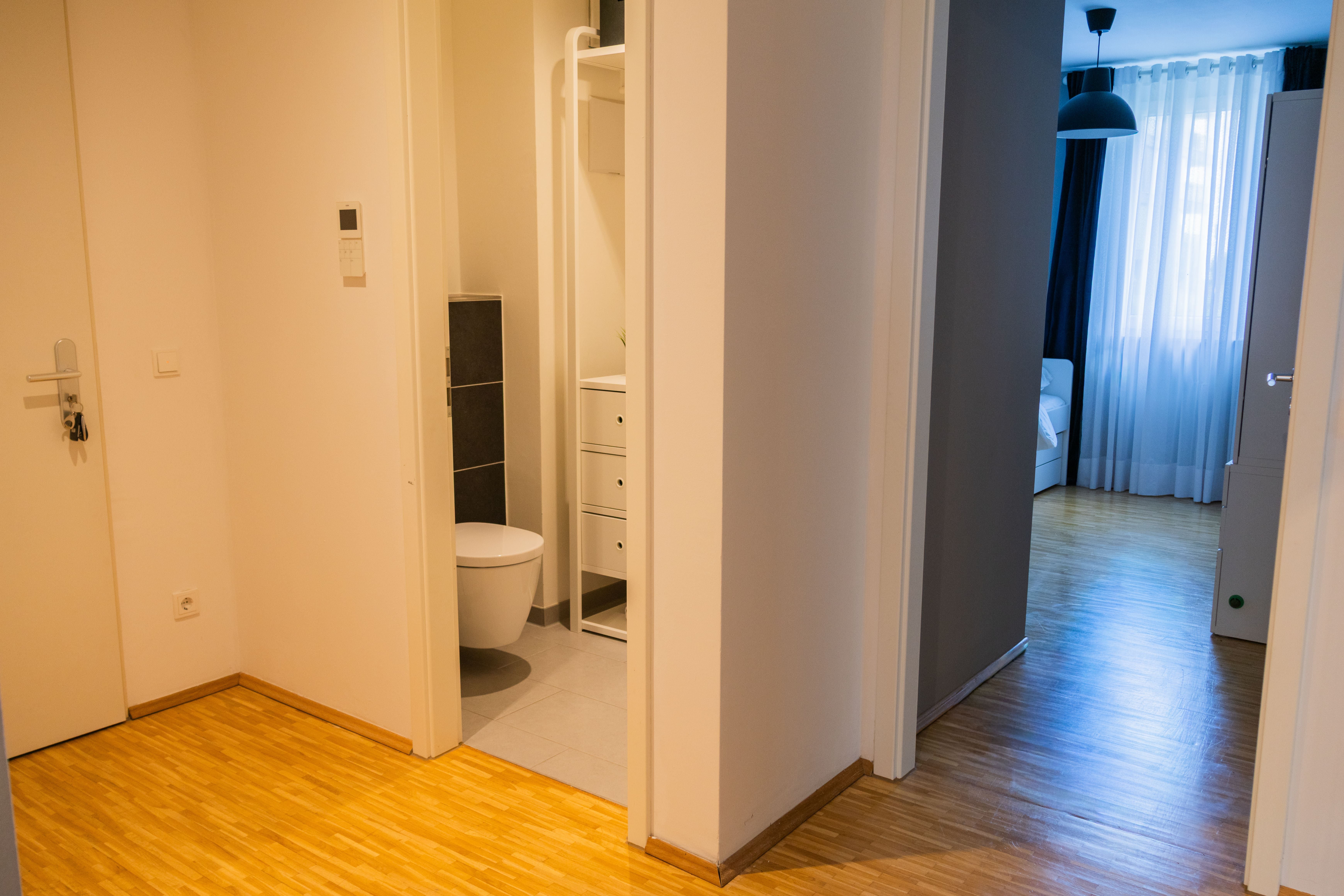 Luxury Apartment - Garden, Kitchen & Parking - 9