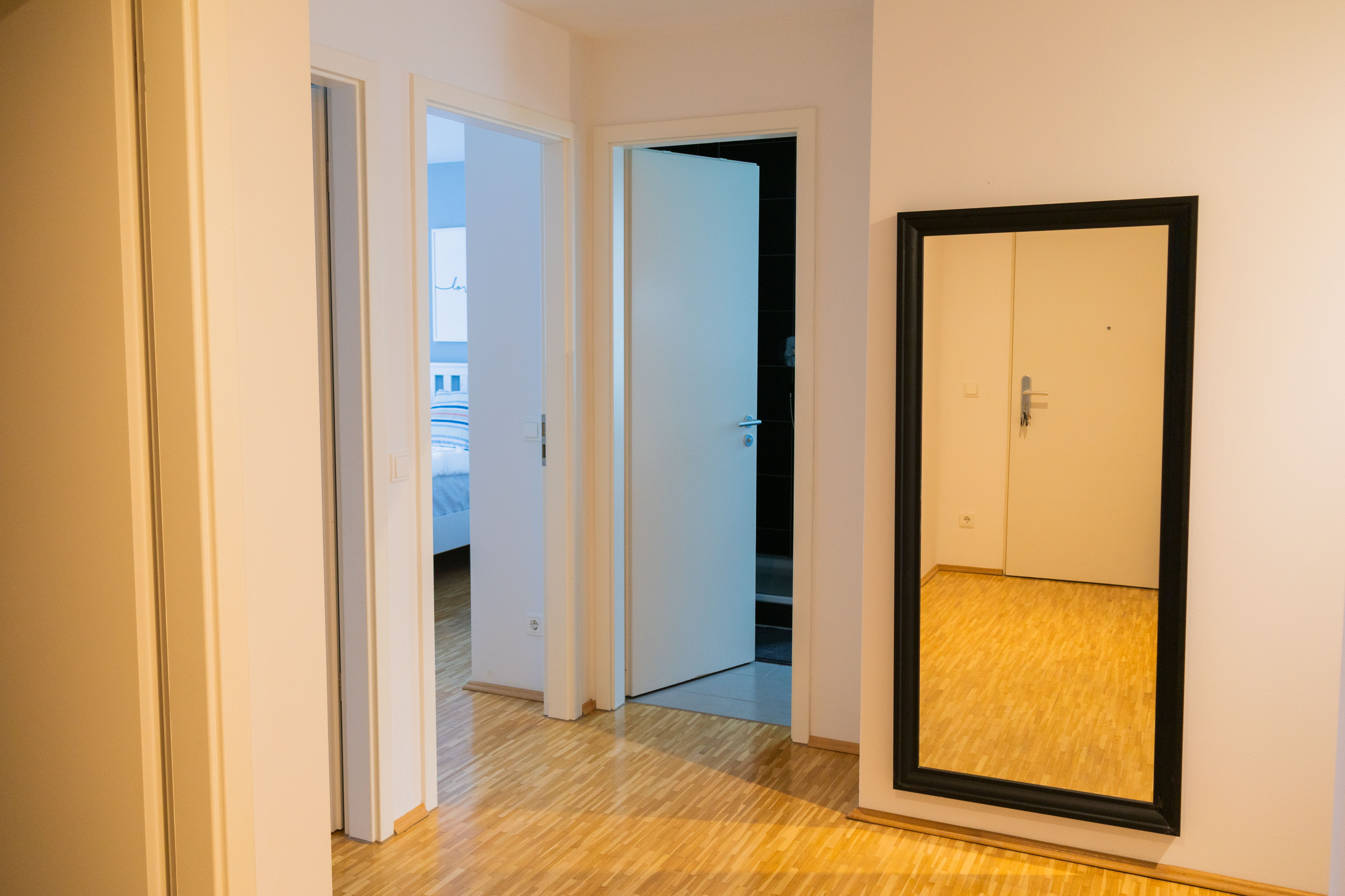 Luxury Apartment - Garden, Kitchen & Parking - 11
