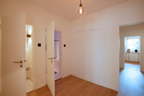 Located in a prime location, fully renovated, furnished 3‑room apartment (90 m²) for temporary rent – close to the Alster / Hamburg‑Uhlenhorst
