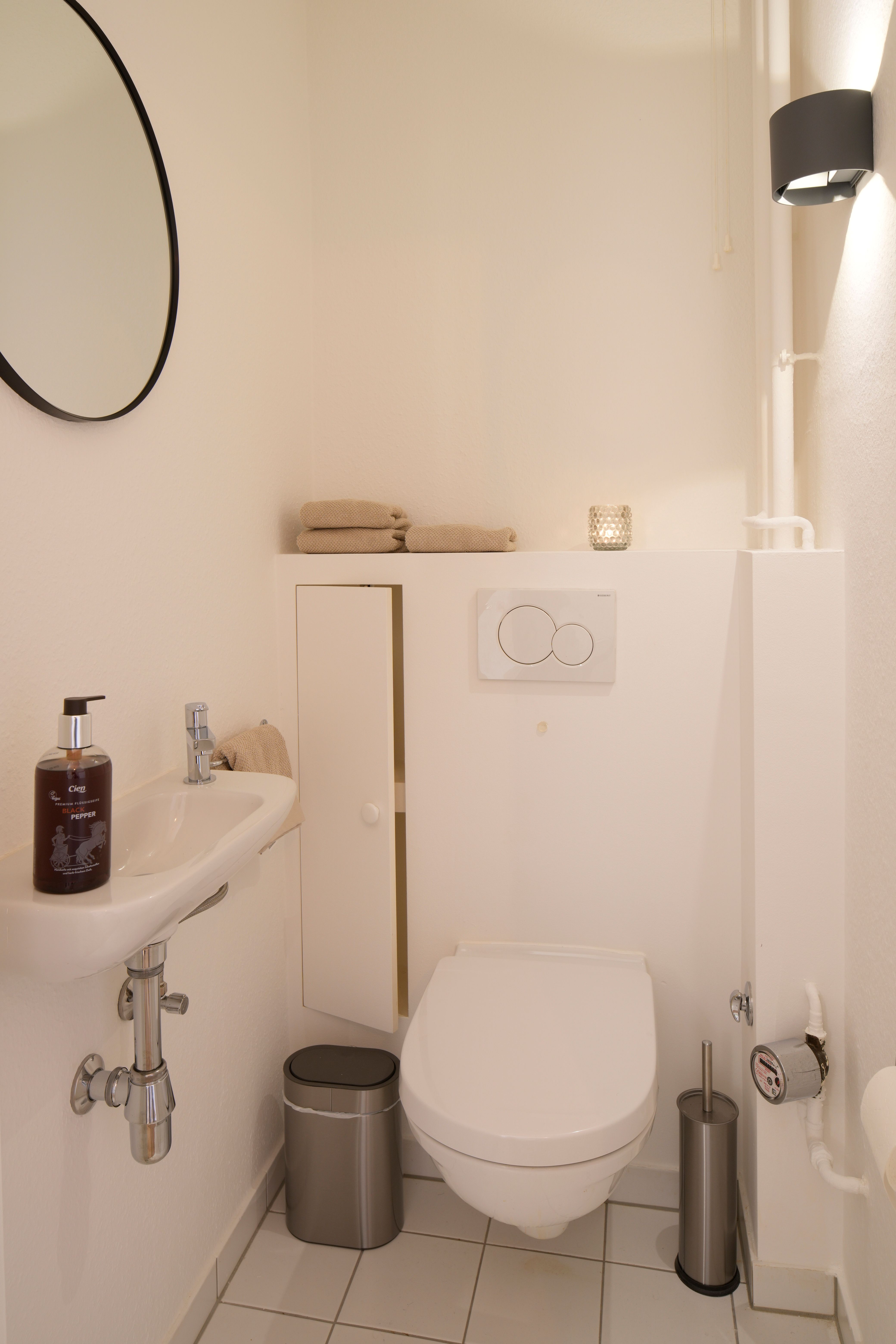  Located In A Prime Location, Fully Renovated, Furnished 3‑room Apartment (90 m²) For Temporary Rent   -  Located in a prime location, fully renovated, furnished 3‑room apartment (90 m²) for temporary rent – close to the Alster / Hamburg‑Uhlenhorst  - Gallery -  3