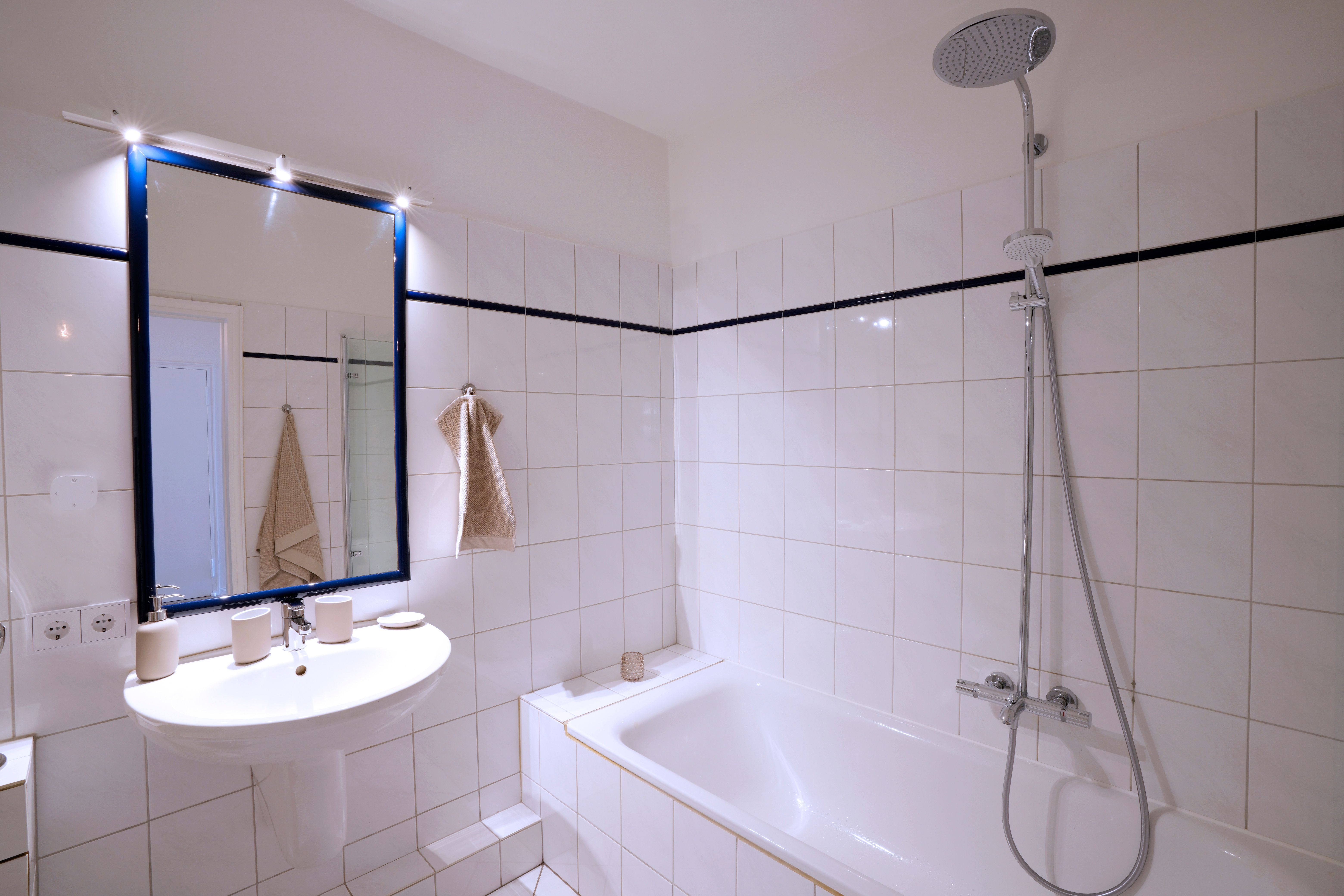  Located In A Prime Location, Fully Renovated, Furnished 3‑room Apartment (90 m²) For Temporary Rent   -  Located in a prime location, fully renovated, furnished 3‑room apartment (90 m²) for temporary rent – close to the Alster / Hamburg‑Uhlenhorst  - Gallery -  9