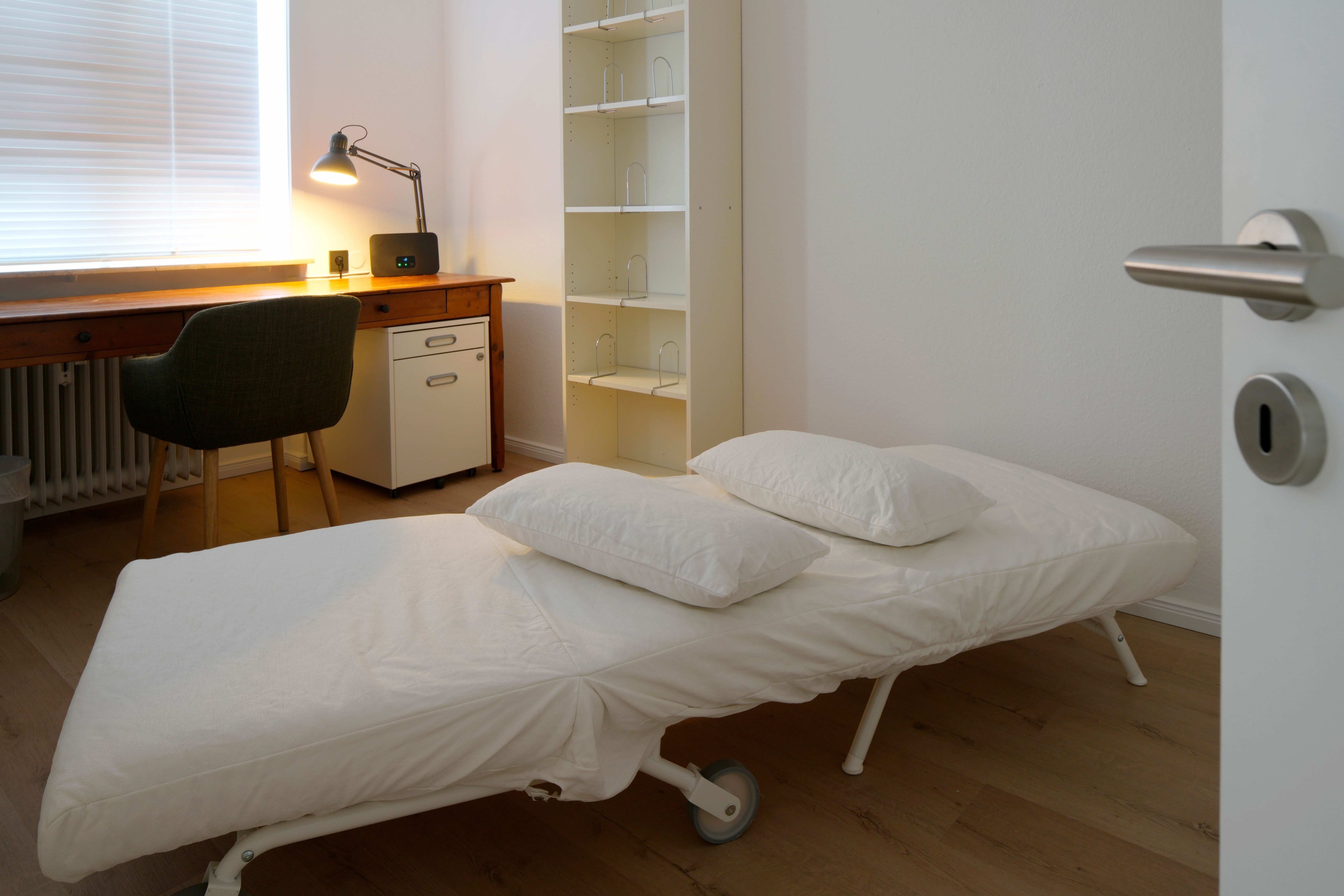  Located In A Prime Location, Fully Renovated, Furnished 3‑room Apartment (90 m²) For Temporary Rent   -  Located in a prime location, fully renovated, furnished 3‑room apartment (90 m²) for temporary rent – close to the Alster / Hamburg‑Uhlenhorst  - Gallery -  14