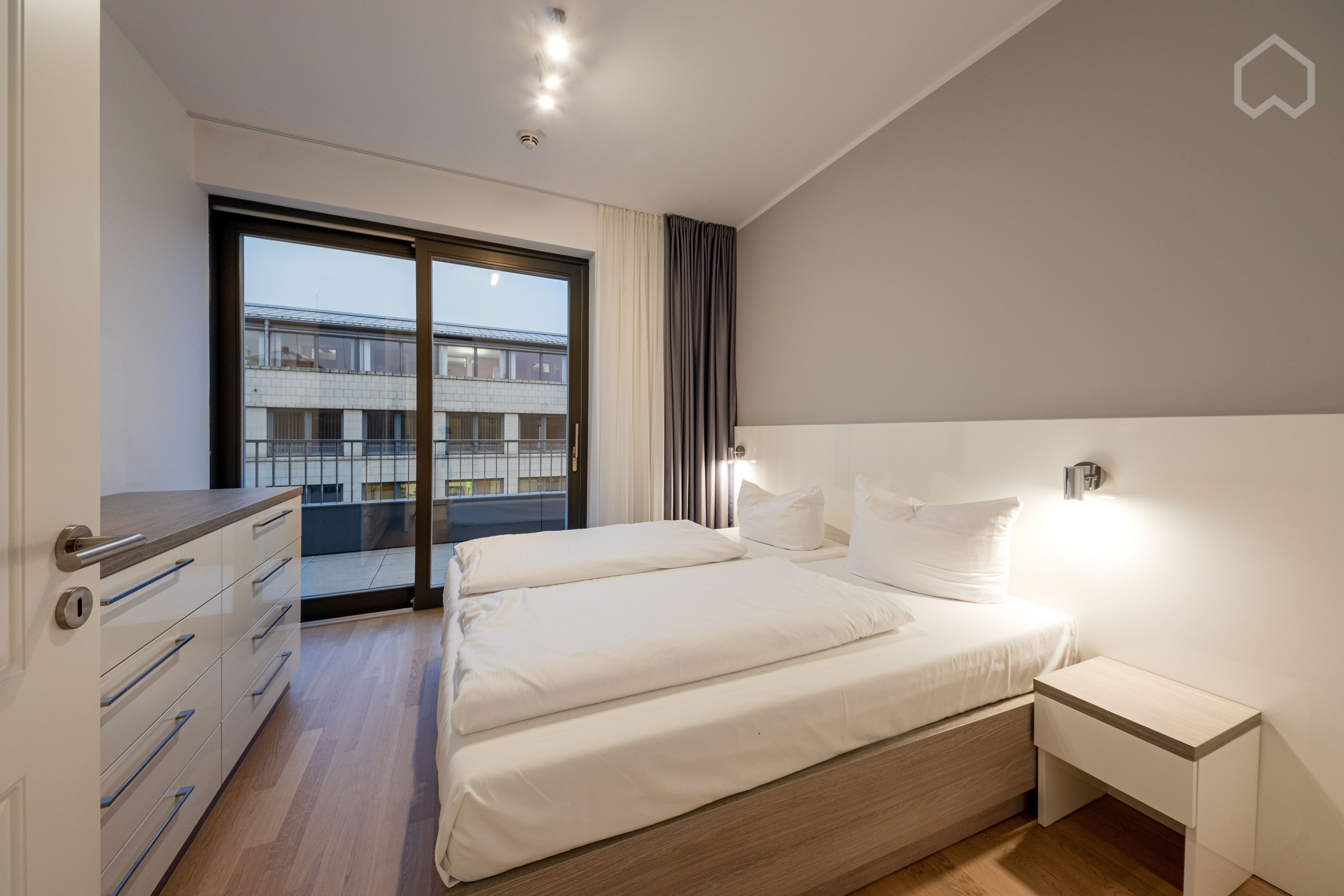 4-Room Apartment, Modern, High-Quality, With Balcony In The Center Of Dresden (Germany) - 20