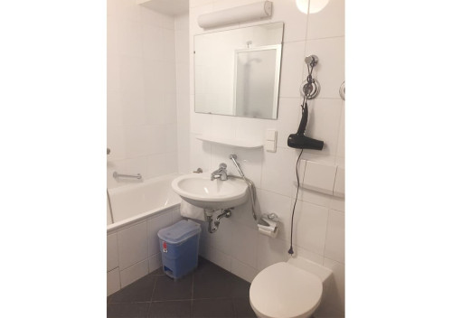 QUIET CITY CENTER 2-BEDROOM APARTMENT WITH BALCONY