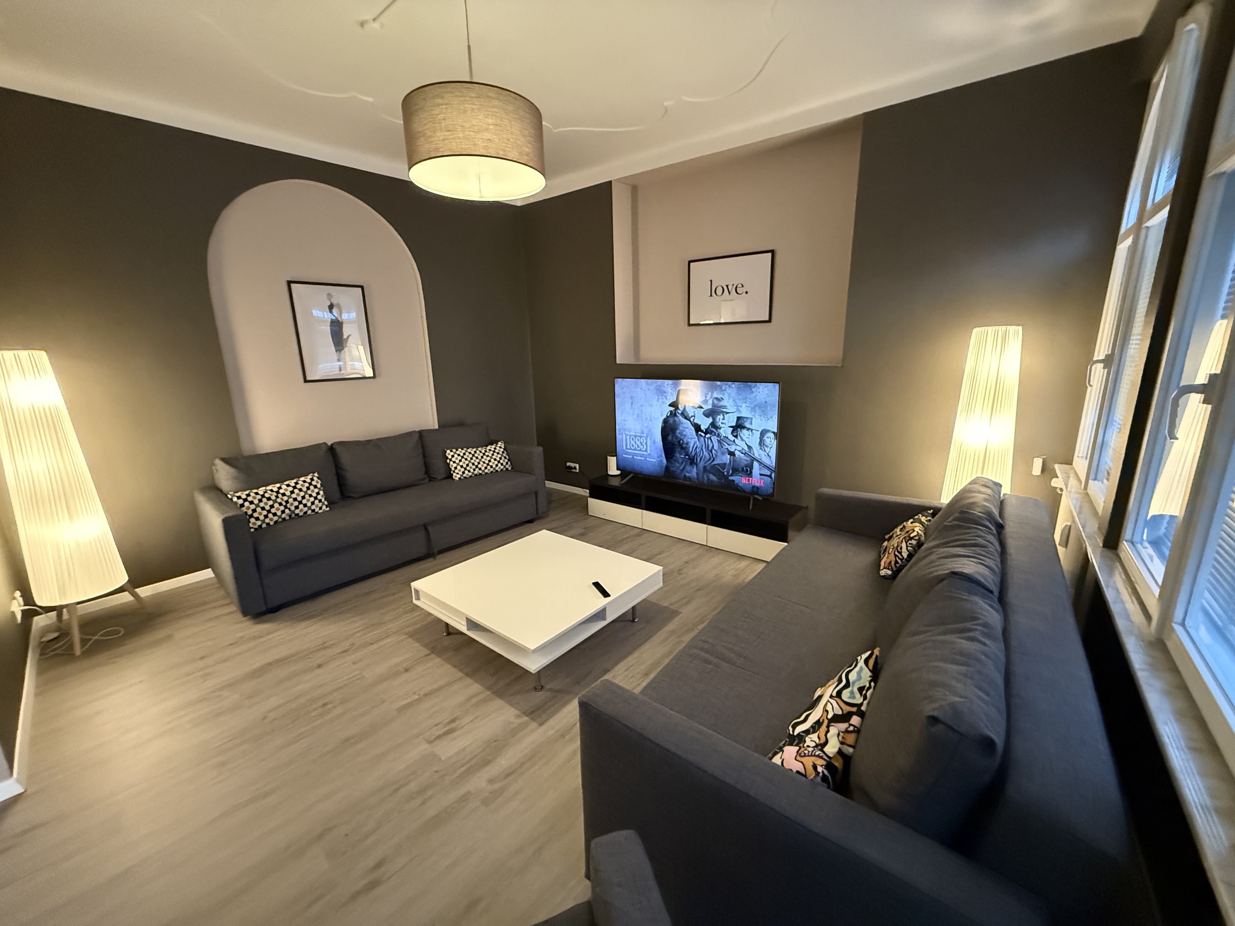 QUIET CITY CENTER 2-BEDROOM APARTMENT WITH BALCONY - QUIET CITY CENTER 2-BEDROOM APARTMENT WITH BALCONY - Gallery - 2