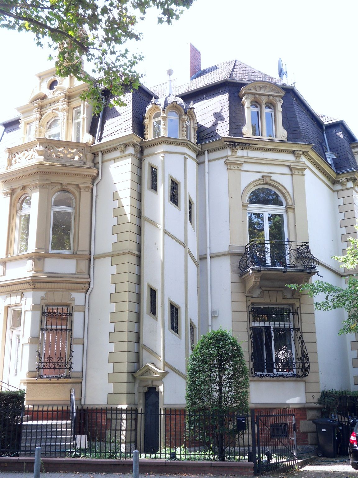 1 BR In Castle-Like Villa - 2