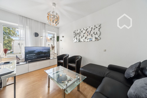 Fully Furnished Apartment for Rent – Great Connectivity!