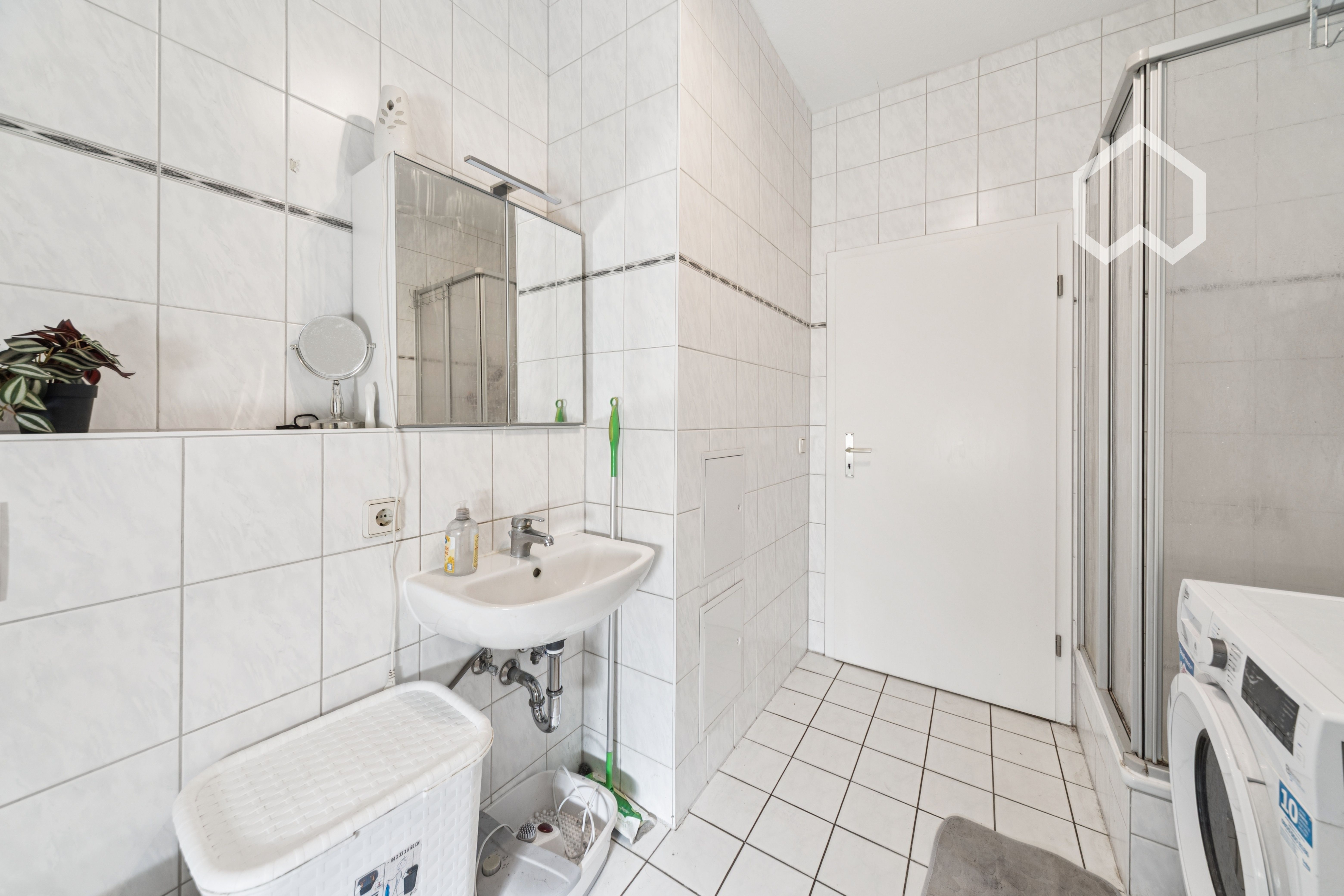 Fully Furnished Apartment For Rent – Great Connectivity! - 6
