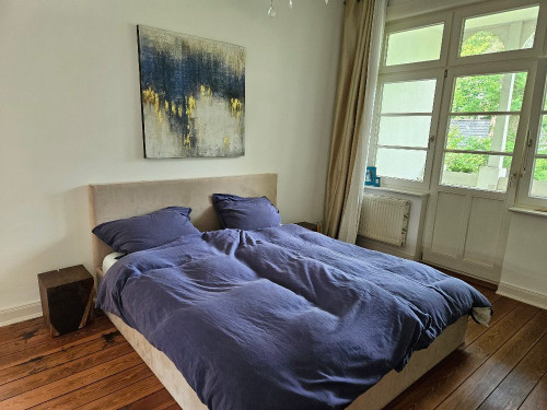 Furnished room in a quiet Art Nouveau villa with large garden