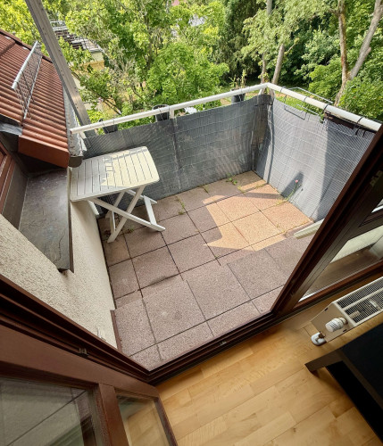 Charming, Furnished Attic Apartment with Balcony and Parking in Markkleeberg