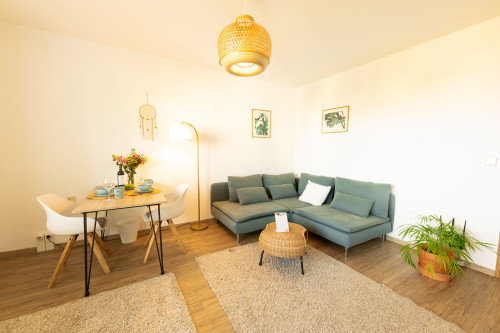 Spacious Flat | Balcony | Washing Machine | Smart TV - Gallery - 21