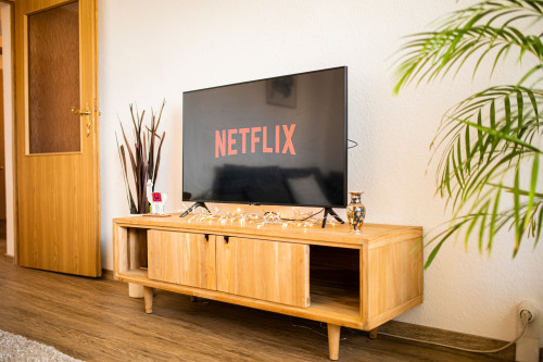 Spacious Flat | Balcony | Washing Machine | Smart TV - Gallery - 24