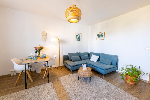 Spacious Flat | Balcony | Washing Machine | Smart TV - Gallery - 16
