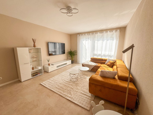 Fantastic feel-good oasis with balcony and garage