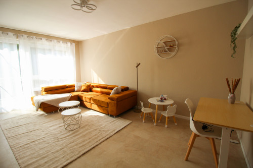 Fantastic feel-good oasis with balcony and garage