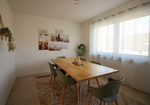 Fantastic feel-good oasis with balcony and garage