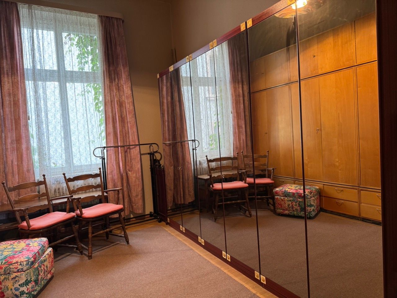 Lovingly Exclusively Furnished, Spacious Art Nouveau Apartment In Bayreuth - 4
