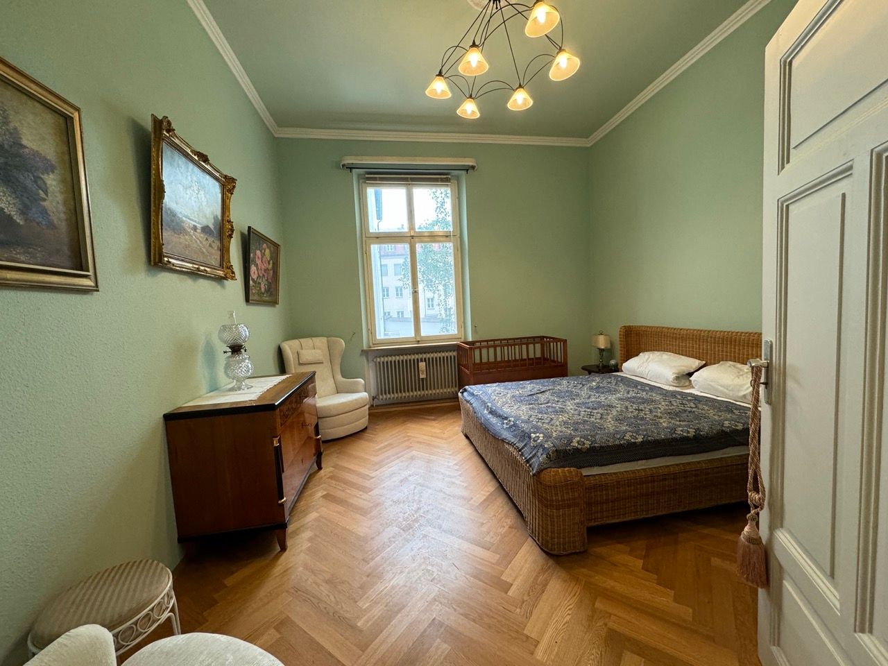 Lovingly Exclusively Furnished, Spacious Art Nouveau Apartment In Bayreuth - 13