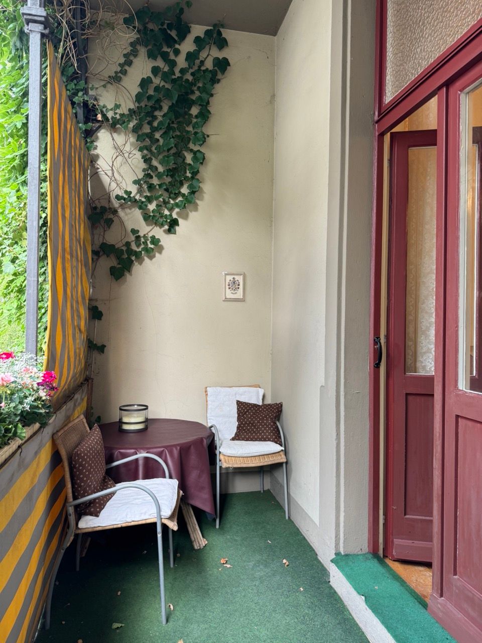 Lovingly Exclusively Furnished, Spacious Art Nouveau Apartment In Bayreuth - 3