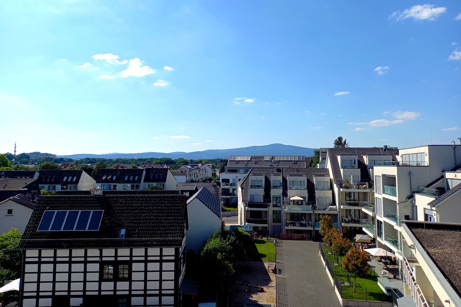  Furnished 2-Room Apartment With Balcony, Elevator And Parking Space Centrally Located In Eschborn  -  Furnished 2-room apartment with balcony, elevator and parking space centrally located in Eschborn  - Gallery -  2