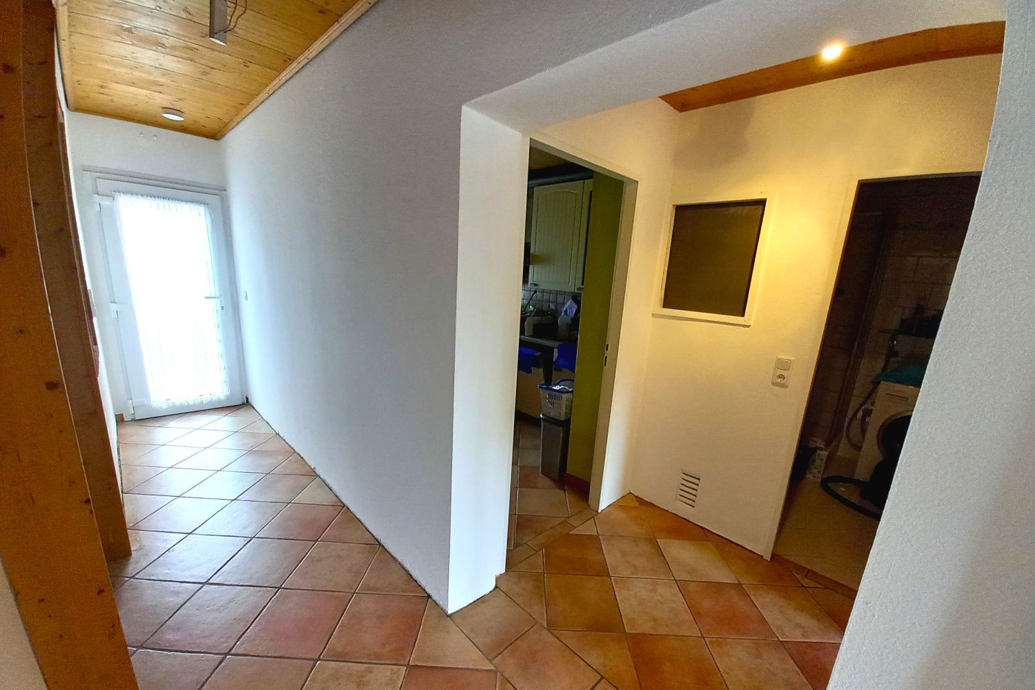  Furnished 2-Room Apartment With Balcony, Elevator And Parking Space Centrally Located In Eschborn  -  Furnished 2-room apartment with balcony, elevator and parking space centrally located in Eschborn  - Gallery -  4