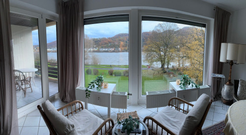 Dream apartment with panoramic view directly on the Rhine in Bonn-Mehlem