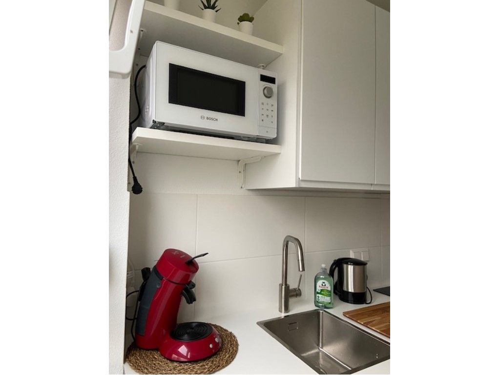  Fully Furnished 2-Room Top Floor Apartment (south-Balcony/elevator/underground Parking) In Sindelfin  -  Fully furnished 2-room top floor apartment (south-balcony/elevator/underground parking) in Sindelfingen  - Gallery -  6