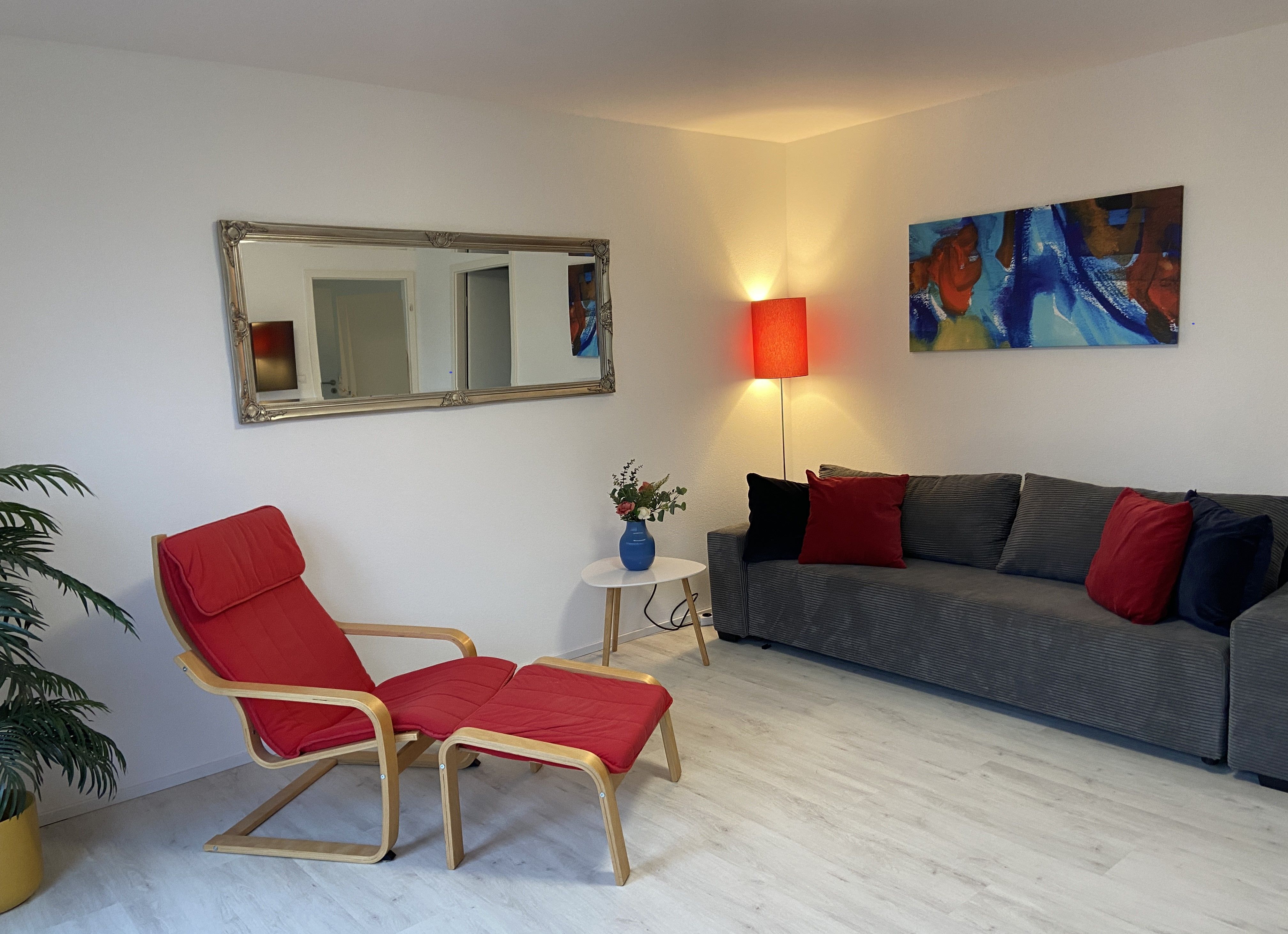  Fully Furnished 2-Room Top Floor Apartment (south-Balcony/elevator/underground Parking) In Sindelfin  -  Fully furnished 2-room top floor apartment (south-balcony/elevator/underground parking) in Sindelfingen  - Gallery -  14