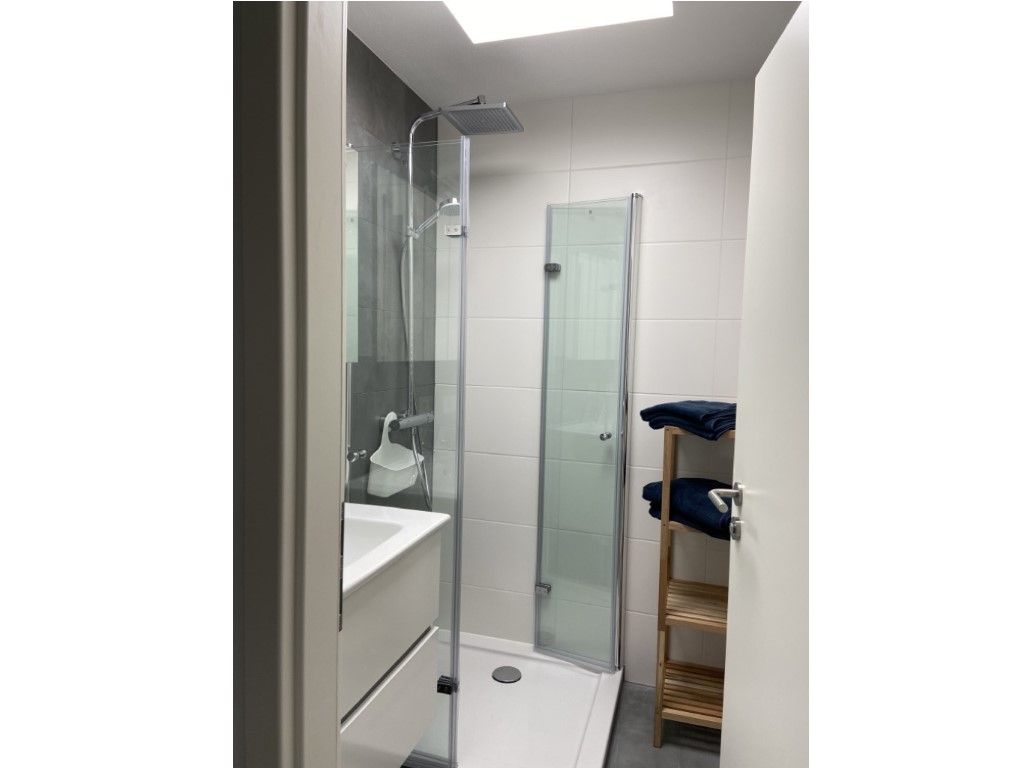  Fully Furnished 2-Room Top Floor Apartment (south-Balcony/elevator/underground Parking) In Sindelfin  -  Fully furnished 2-room top floor apartment (south-balcony/elevator/underground parking) in Sindelfingen  - Gallery -  5