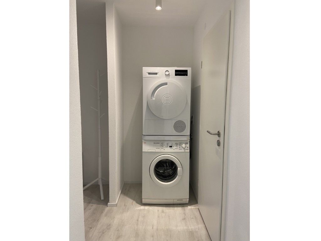  Fully Furnished 2-Room Top Floor Apartment (south-Balcony/elevator/underground Parking) In Sindelfin  -  Fully furnished 2-room top floor apartment (south-balcony/elevator/underground parking) in Sindelfingen  - Gallery -  3