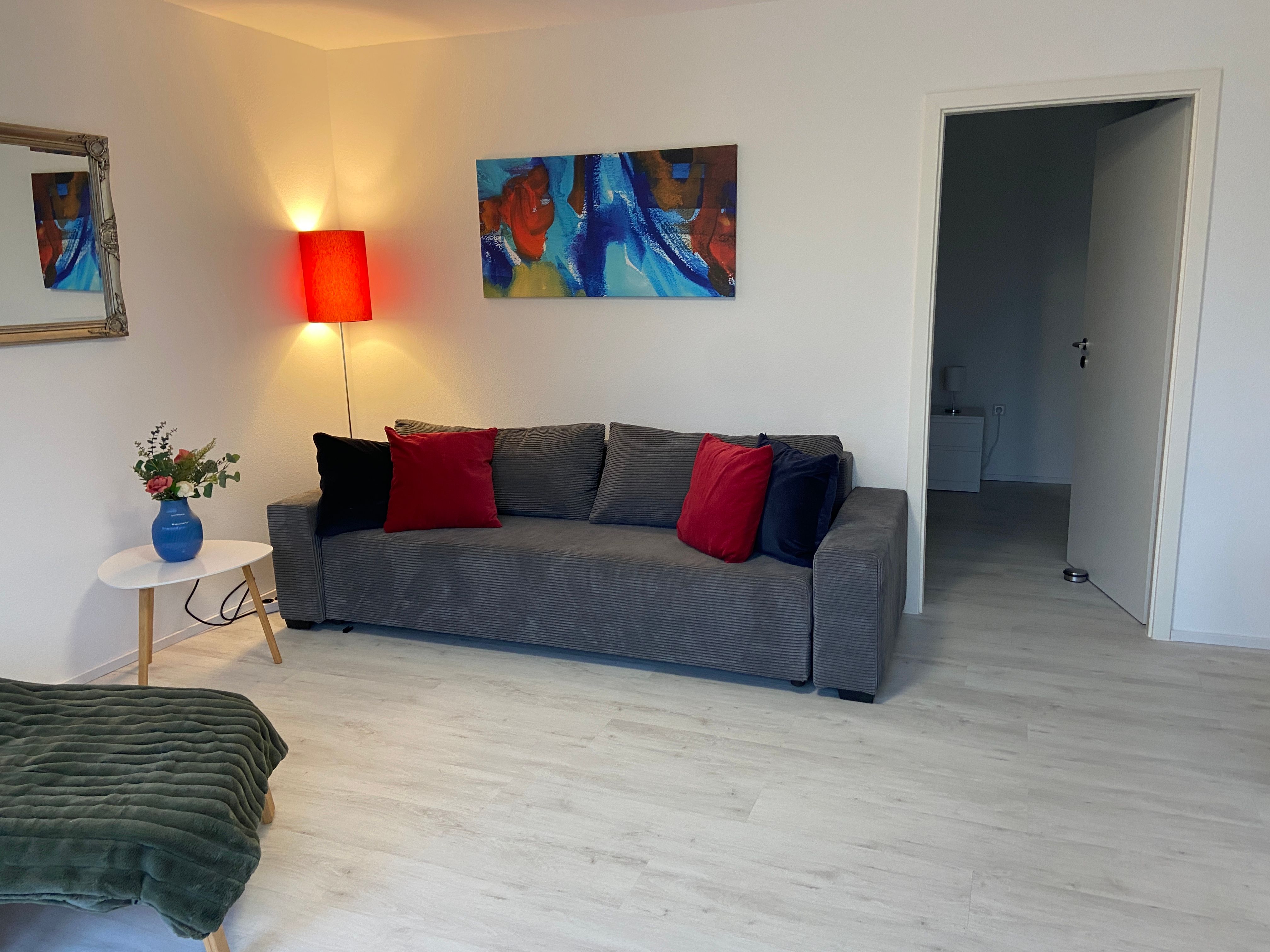  Fully Furnished 2-Room Top Floor Apartment (south-Balcony/elevator/underground Parking) In Sindelfin  -  Fully furnished 2-room top floor apartment (south-balcony/elevator/underground parking) in Sindelfingen  - Gallery -  15