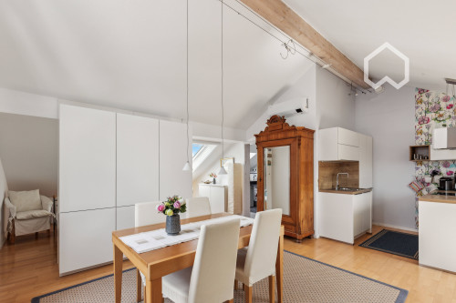 Bad Homburg. Near U2, attic apartment with high living comfort.