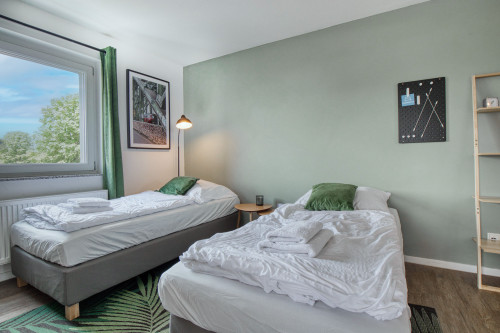 Business Apt l Airport/Fair l 4 Guests – ZachaStay