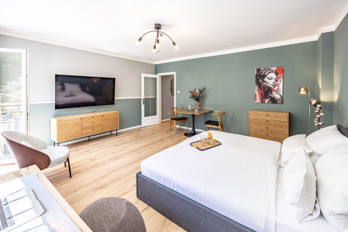 Close to the train station, quiet location, 180x200 cm bed - Gallery - 4