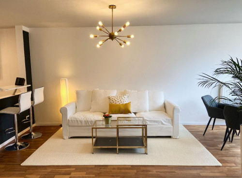 Stylish Business Flat Munich-North/Haimhausen, modern, sunny balcony, private garage, free WLAN