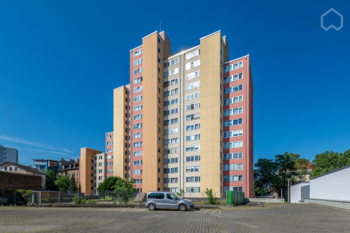 Welcome to Offenbach! Living with skyline view!
