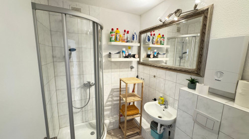 2-room apartment for workers with single beds – private kitchen and bathroom